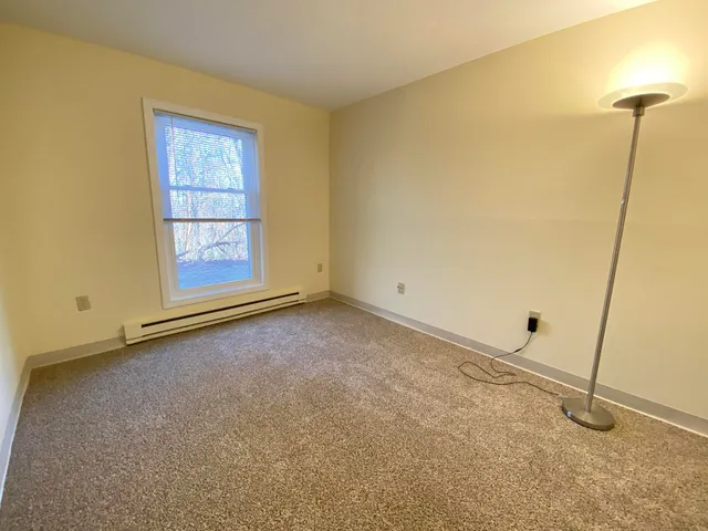 $1,899 | 171 Eastern Avenue, Unit 104, Manchester, NH 03104