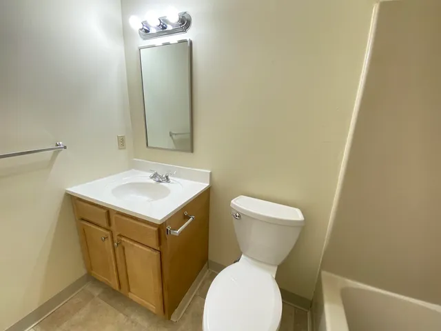 $1,899 | 171 Eastern Avenue, Unit 104, Manchester, NH 03104