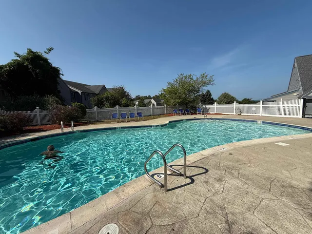 $1,899 | 171 Eastern Avenue, Unit 104, Manchester, NH 03104