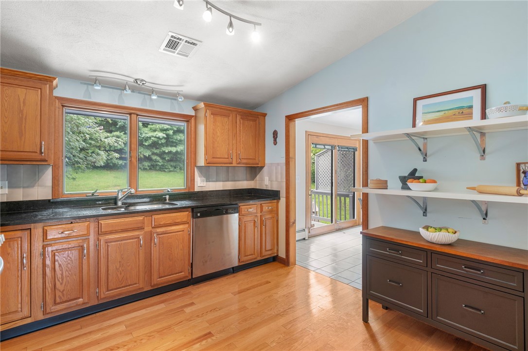 3933 Post Road Warwick, RI 02886 - Photo 9 of 33 Gallery Image 9
