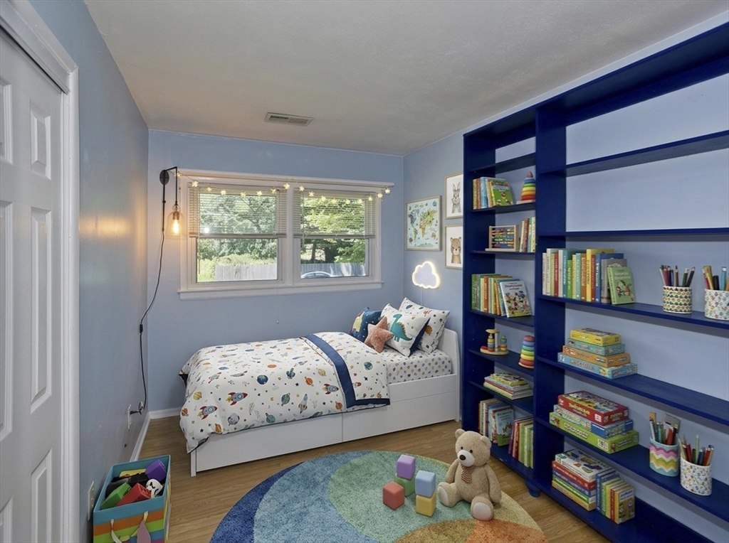 101 Old Farm Road Springfield, MA 01119 - Photo 14 of 33