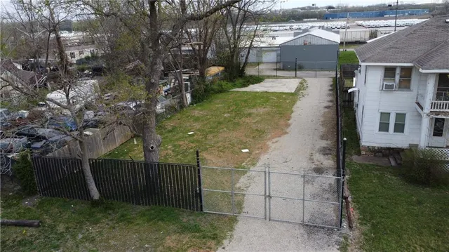 $79,900 | 3819 Fuller Avenue, Kansas City, MO 64129