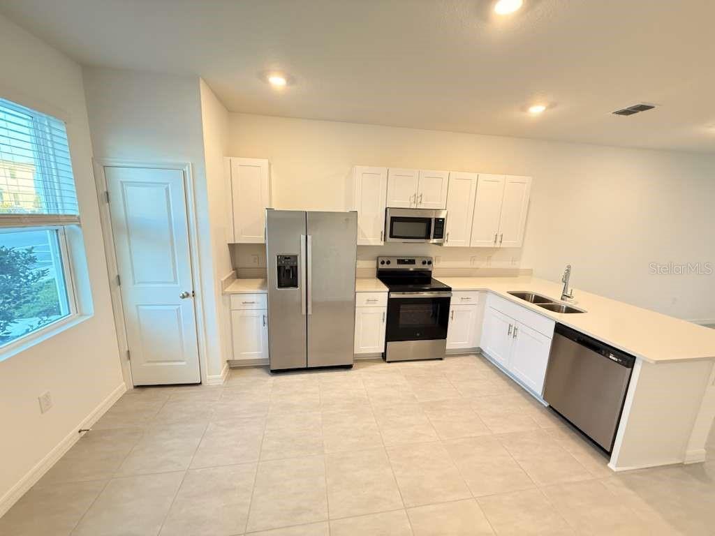 2975 Skyline Loop Kissimmee, FL 34758 - Photo 6 of 26