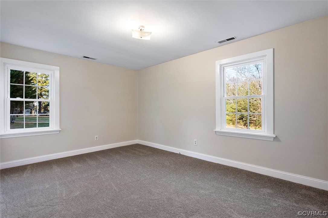 378 Three Chopt Road Manakin-Sabot, VA 23103 - Photo 24 of 34 an empty room with a window