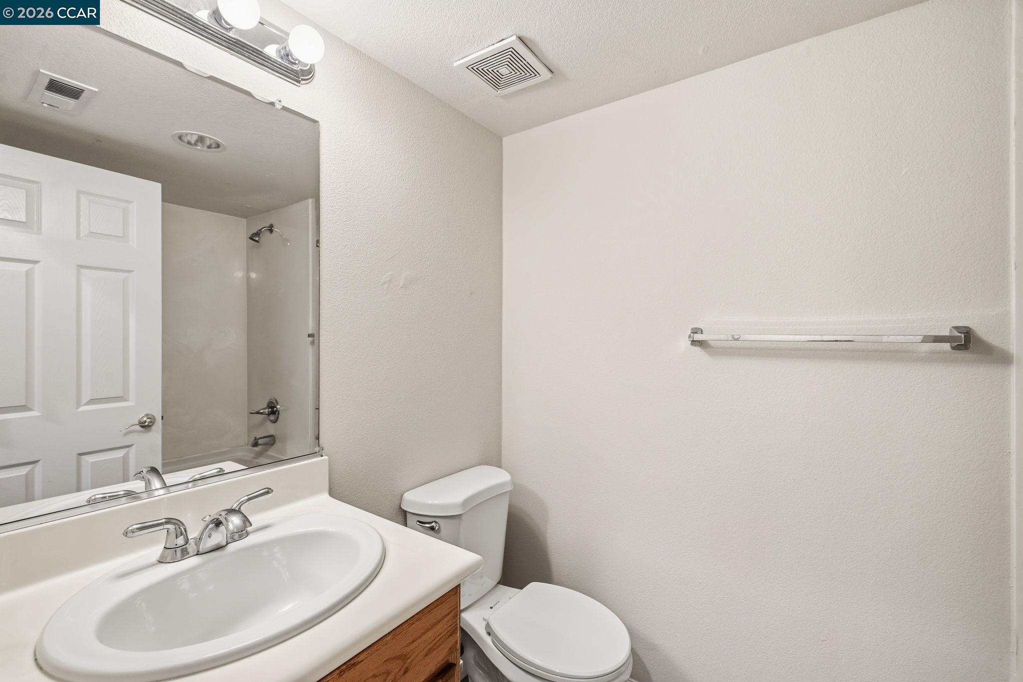 214 Whimbrel Circle Pittsburg, CA 94565 - Photo 13 of 34