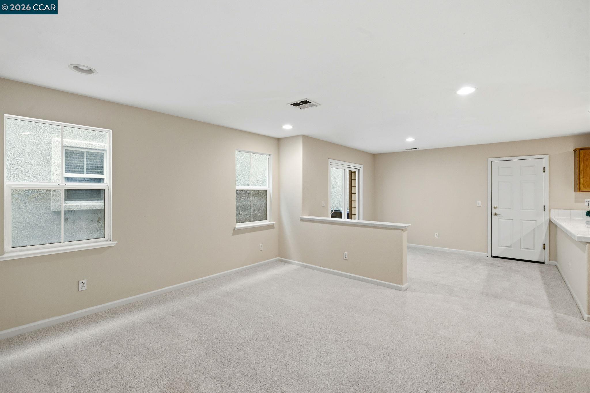 214 Whimbrel Circle Pittsburg, CA 94565 - Photo 4 of 34