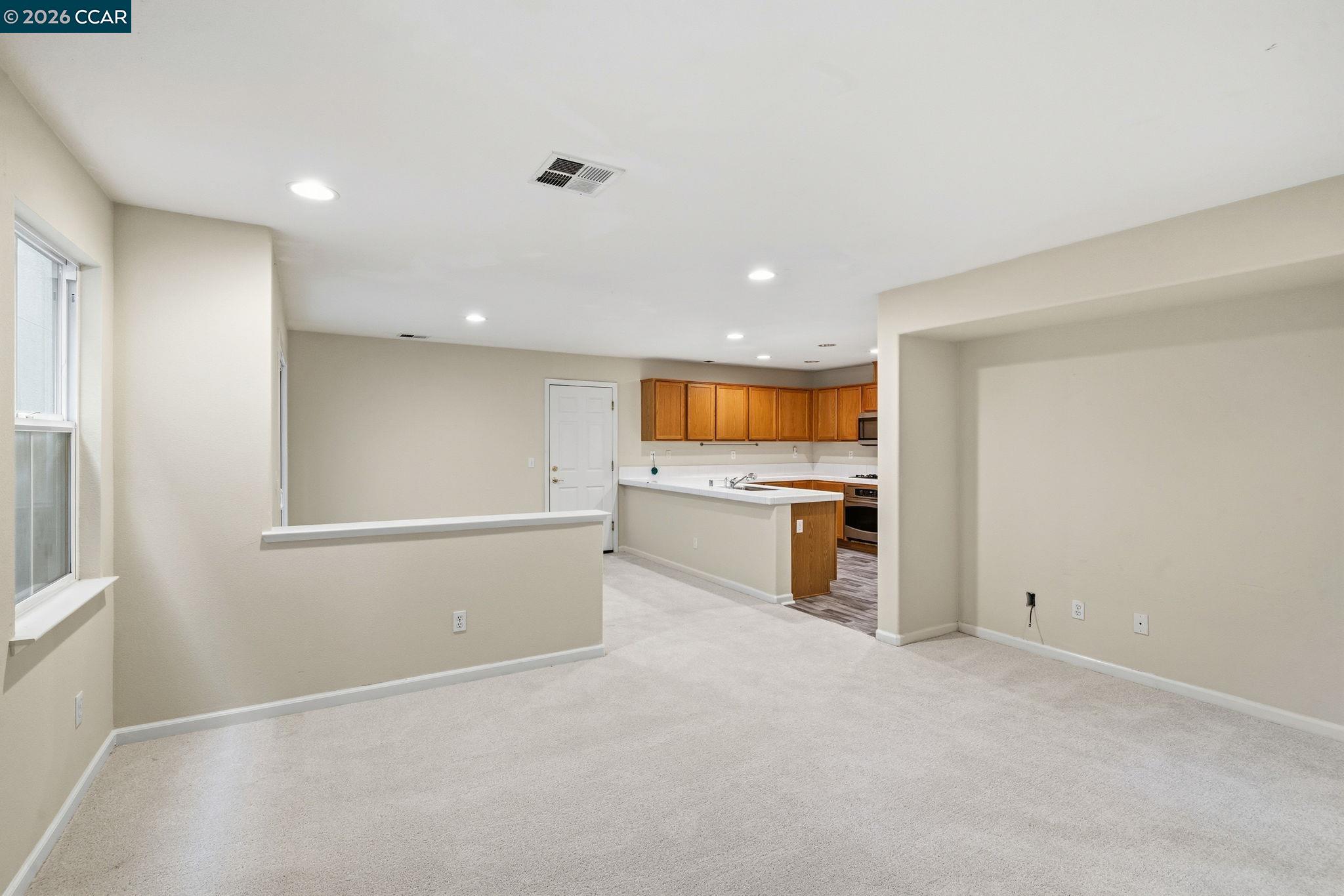 214 Whimbrel Circle Pittsburg, CA 94565 - Photo 5 of 34