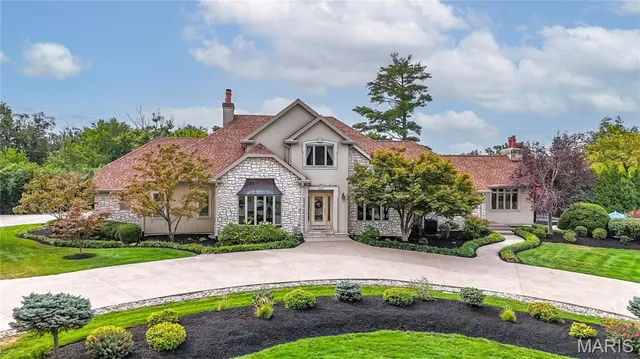 $1,950,000 | 28 Ladue Meadows, Creve Coeur, MO 63141