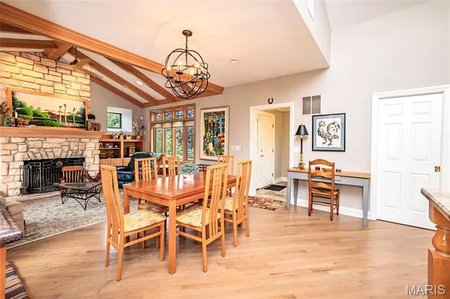 $1,950,000 | 28 Ladue Meadows, Creve Coeur, MO 63141