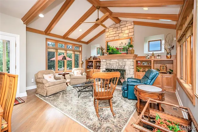 $1,950,000 | 28 Ladue Meadows, Creve Coeur, MO 63141