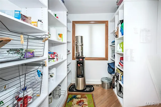 $1,950,000 | 28 Ladue Meadows, Creve Coeur, MO 63141