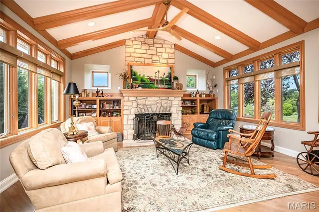 $1,950,000 | 28 Ladue Meadows, Creve Coeur, MO 63141