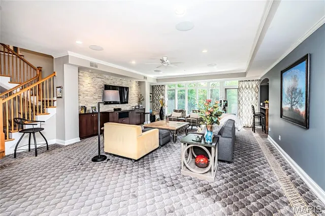 $1,950,000 | 28 Ladue Meadows, Creve Coeur, MO 63141