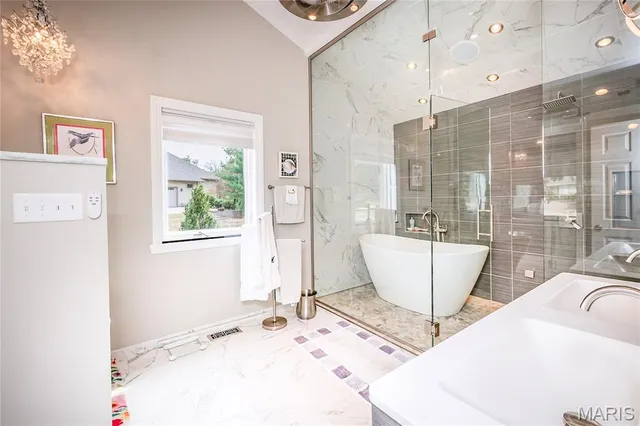 $1,950,000 | 28 Ladue Meadows, Creve Coeur, MO 63141