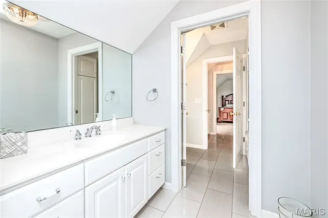 $1,950,000 | 28 Ladue Meadows, Creve Coeur, MO 63141