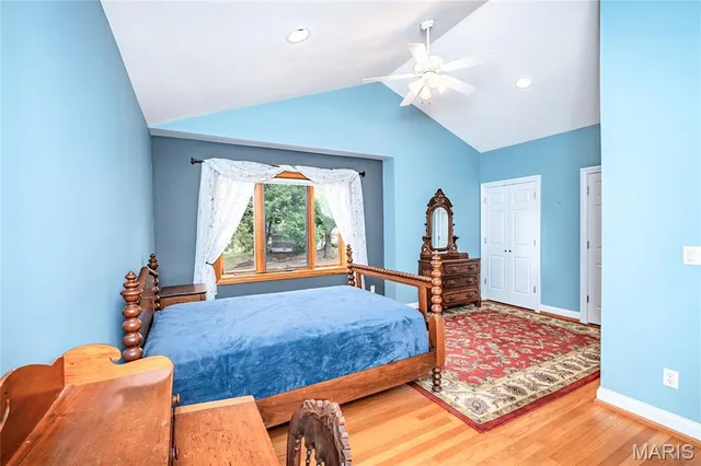 $1,950,000 | 28 Ladue Meadows, Creve Coeur, MO 63141