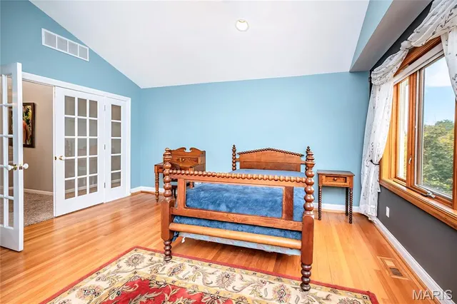 $1,950,000 | 28 Ladue Meadows, Creve Coeur, MO 63141