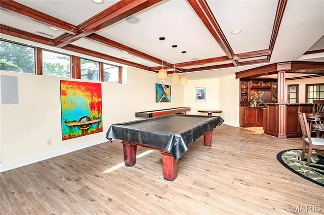 $1,950,000 | 28 Ladue Meadows, Creve Coeur, MO 63141