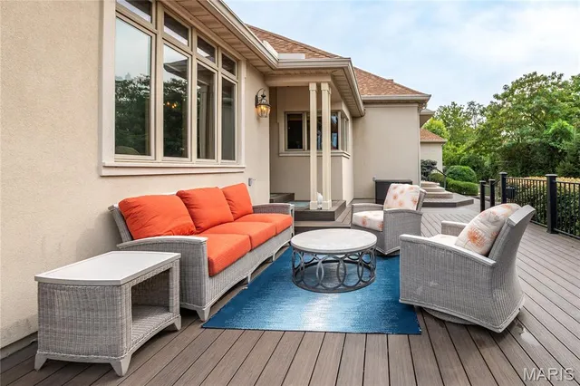 $1,950,000 | 28 Ladue Meadows, Creve Coeur, MO 63141