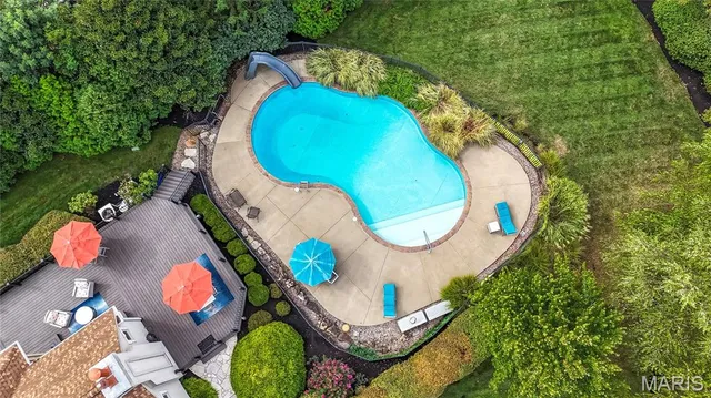 $1,950,000 | 28 Ladue Meadows, Creve Coeur, MO 63141