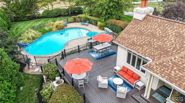 $1,950,000 | 28 Ladue Meadows, Creve Coeur, MO 63141