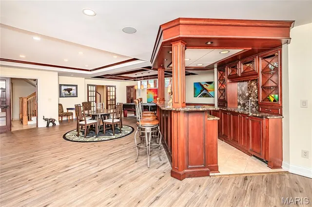 $1,950,000 | 28 Ladue Meadows, Creve Coeur, MO 63141
