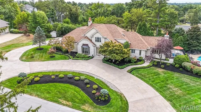 $1,950,000 | 28 Ladue Meadows, Creve Coeur, MO 63141