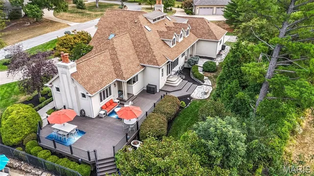 $1,950,000 | 28 Ladue Meadows, Creve Coeur, MO 63141