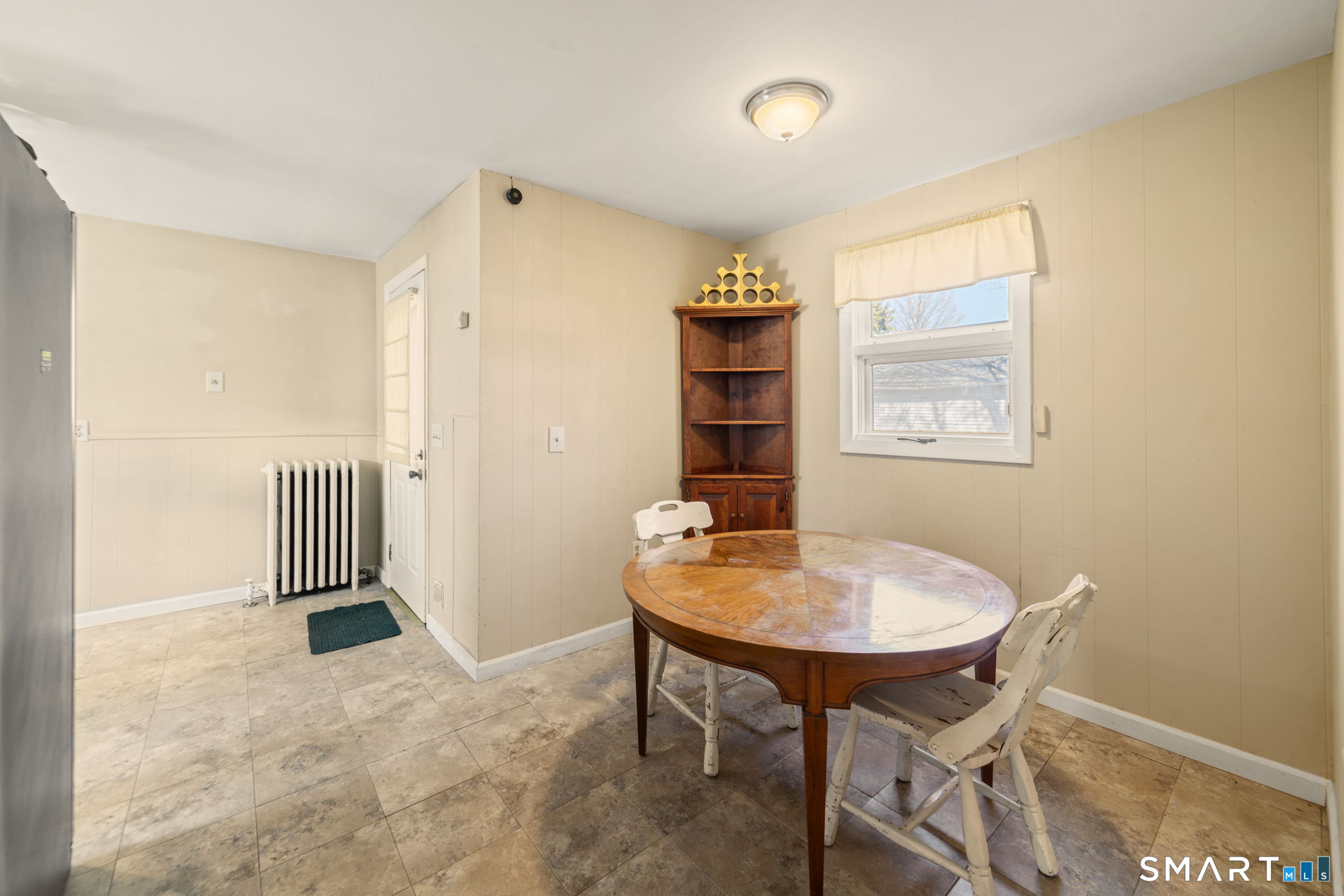 81 Elm Street Thomaston, CT 06787 - Photo 16 of 38