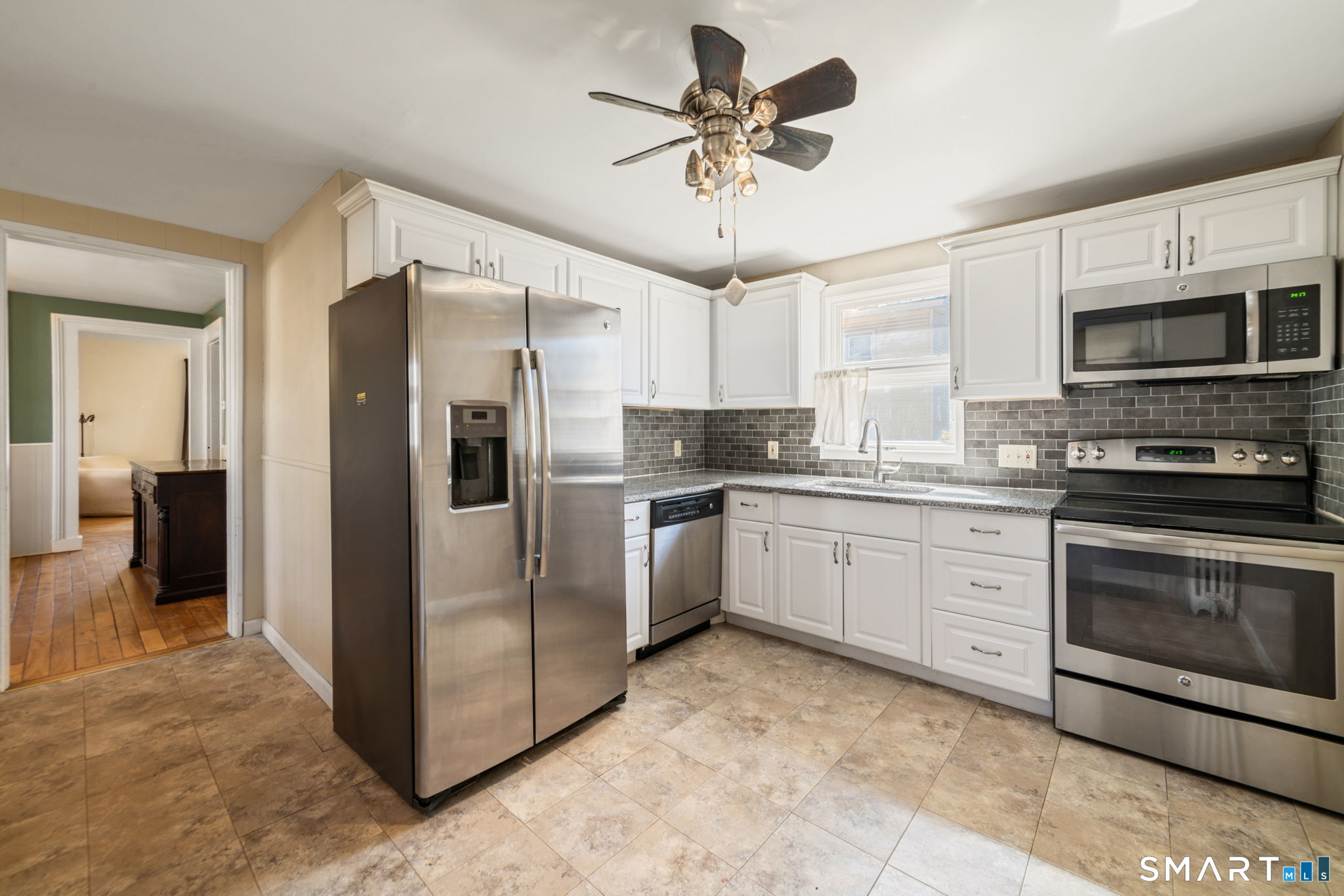 81 Elm Street Thomaston, CT 06787 - Photo 18 of 38