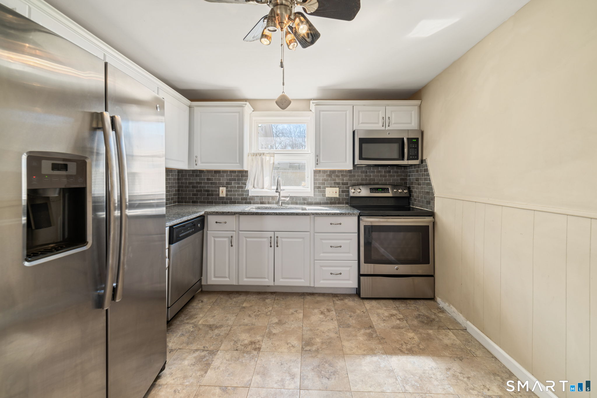 81 Elm Street Thomaston, CT 06787 - Photo 19 of 38