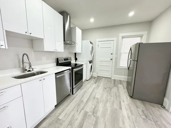 $2,500 | 57 Burrell Street, Unit 1, Boston, MA 02119