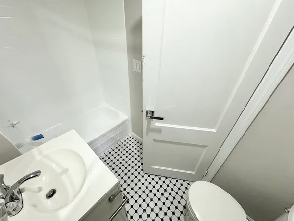 $2,500 | 57 Burrell Street, Unit 1, Boston, MA 02119