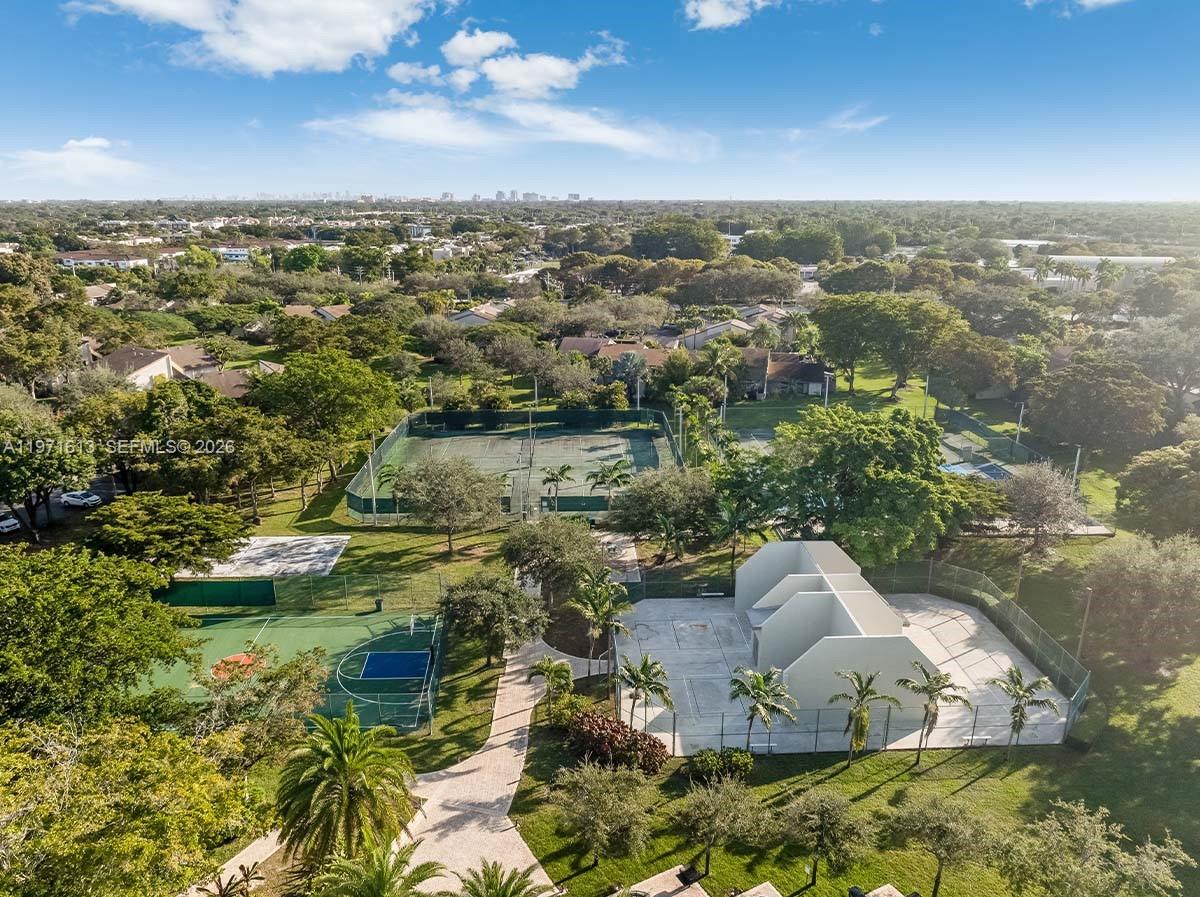 11535 Southwest 109th Road, Unit 22A Miami, FL 33176 - Photo 34 of 41 Community Sports Courts