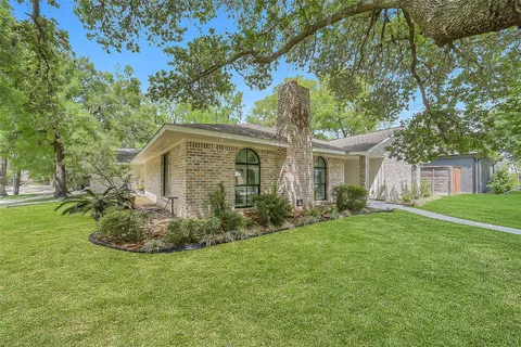 $665,000 | 10726 Riverview Drive, Houston, TX 77042