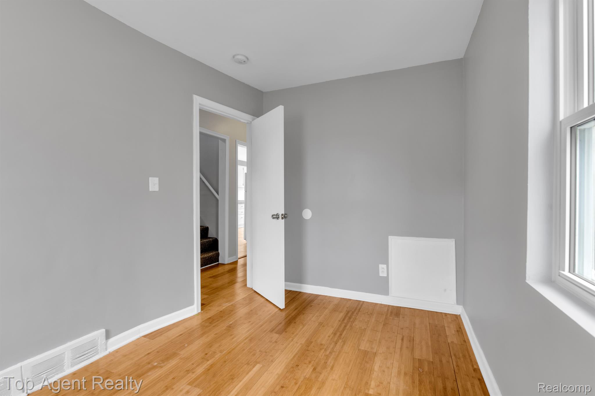 8119 Rivard Avenue Warren, MI 48089 - Photo 12 of 30 Gallery Image 12