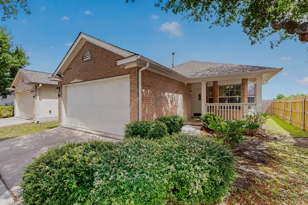 $1,800 | 14301 Pebble Run Path, Manor, TX 78653