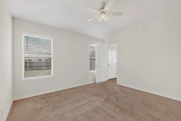 $1,800 | 14301 Pebble Run Path, Manor, TX 78653