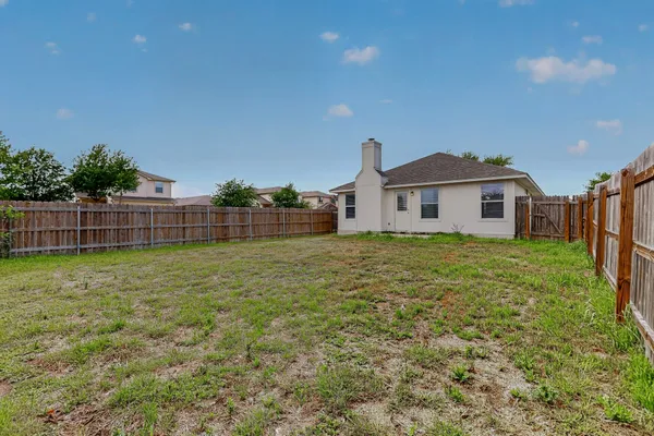 $1,800 | 14301 Pebble Run Path, Manor, TX 78653