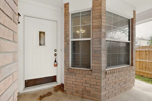 $1,800 | 14301 Pebble Run Path, Manor, TX 78653