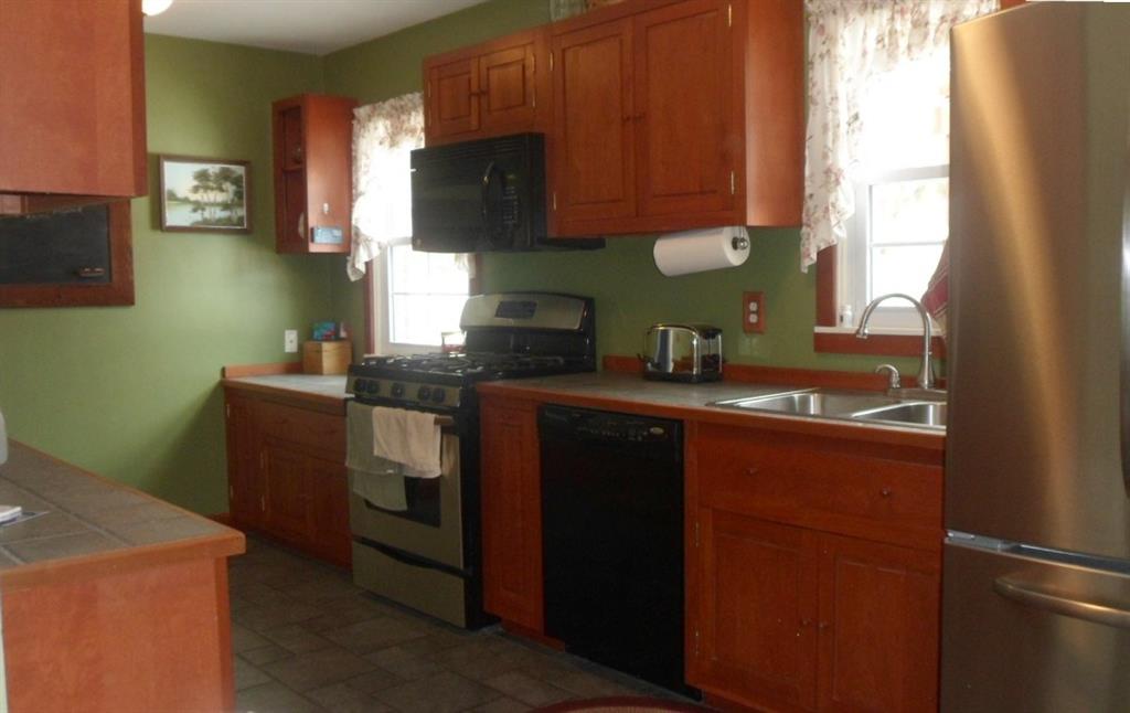 219 Easton Road Hermitage, PA 16148 - Photo 6 of 22 Gallery Image 6