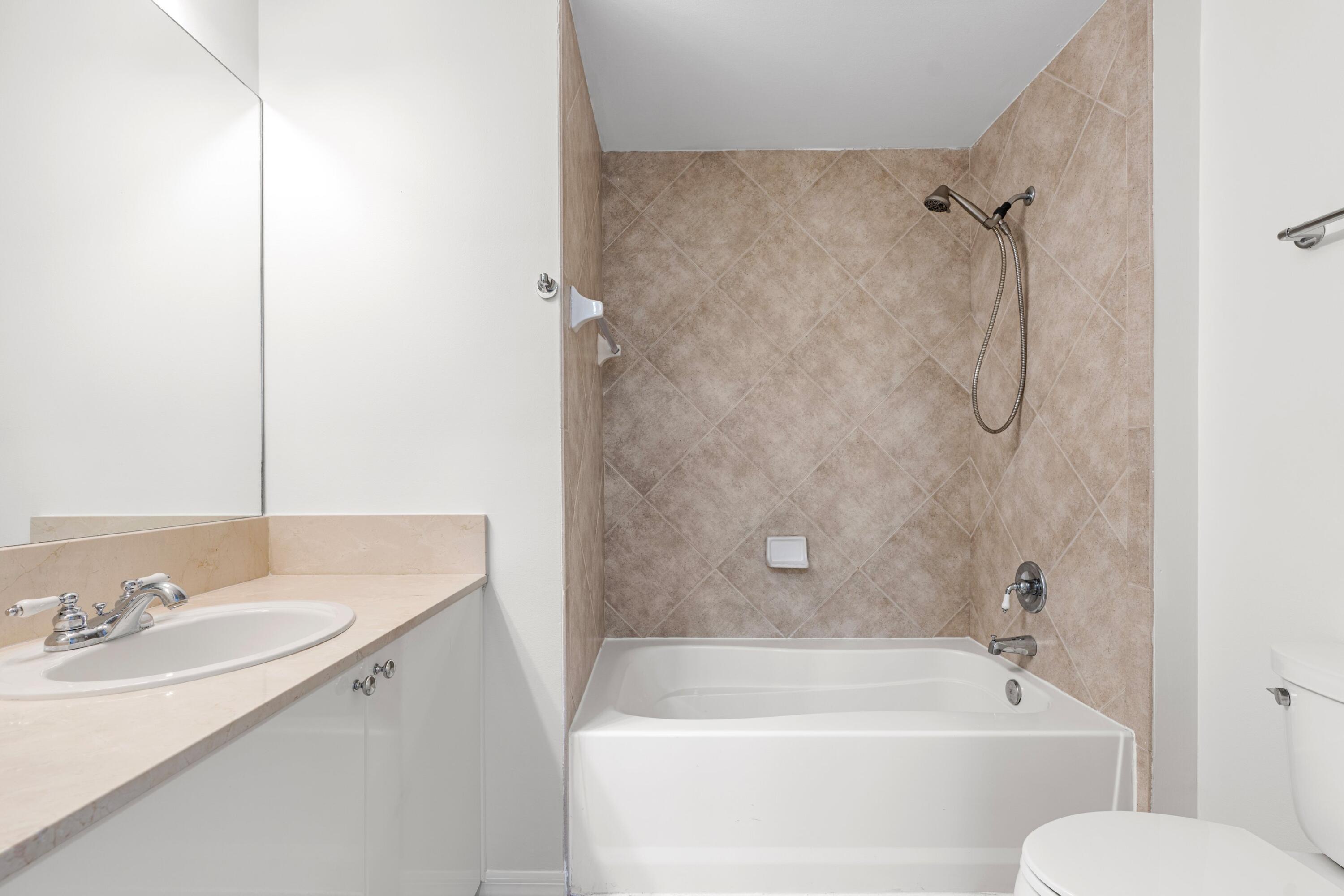 233 South Federal Highway, Unit 405 Boca Raton, FL 33432 - Photo 12 of 43 Primary Bathroom