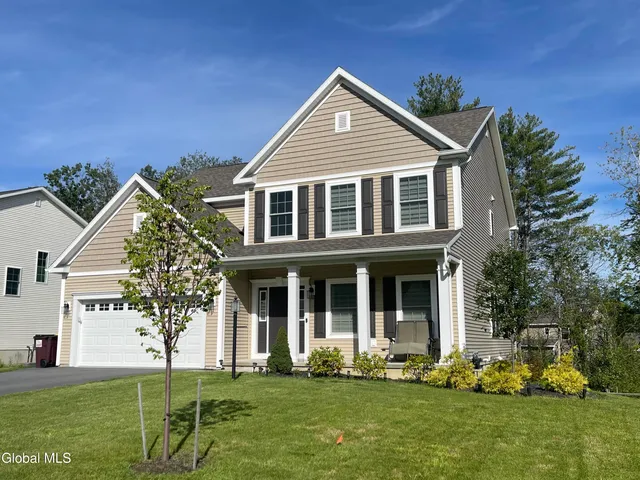 $739,500 | 22 Bergen Place, Niskayuna, NY 12309
