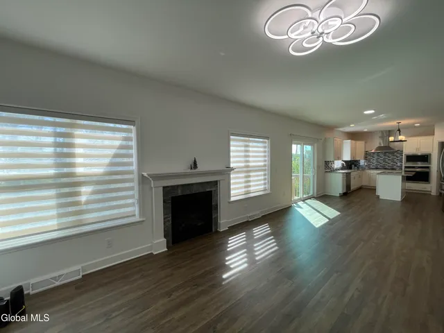 $739,500 | 22 Bergen Place, Niskayuna, NY 12309