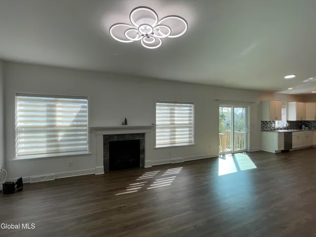 $739,500 | 22 Bergen Place, Niskayuna, NY 12309