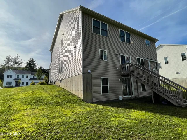 $739,500 | 22 Bergen Place, Niskayuna, NY 12309