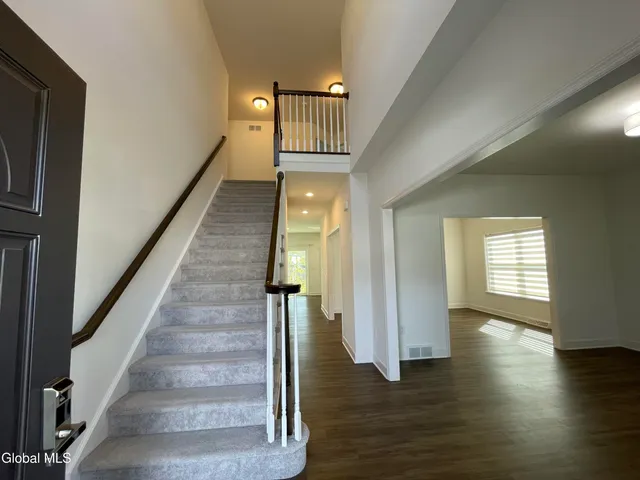 $739,500 | 22 Bergen Place, Niskayuna, NY 12309