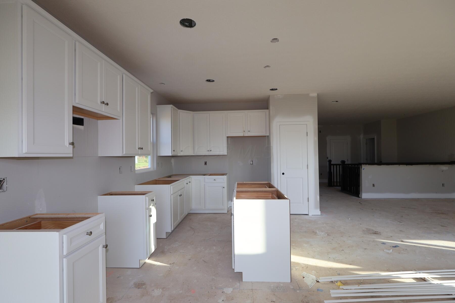 1593 Kenneth Drive Delaware, OH 43015 - Photo 4 of 15 Kitchen