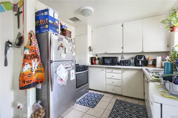 $1,399,999 | 155 North Florence Street, Burbank, CA 91505