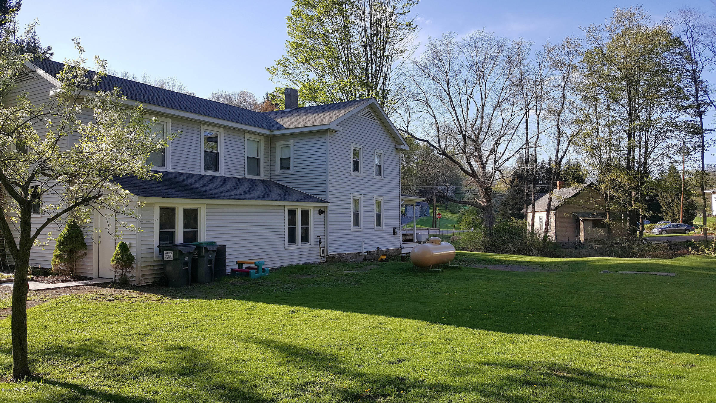 7 Davis Road Waymart, PA 18472 - Photo 2 of 35 Side of Home and Yard